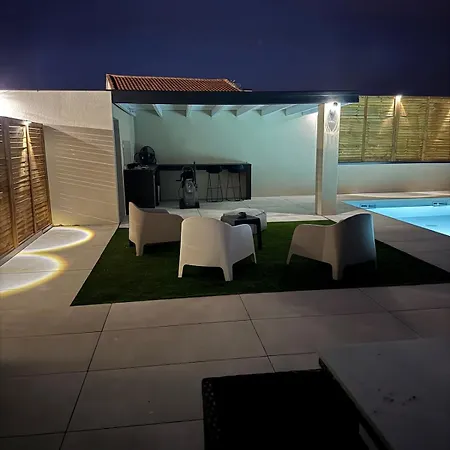 Standing Piscine & Boulodrome 15min Toulouse * Bouloc (Haute-Garonne)